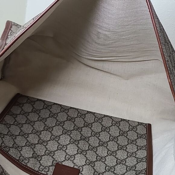 💯 Authentic Gucci Handbag with Cherryline 🍀 - Picture 4 of 15